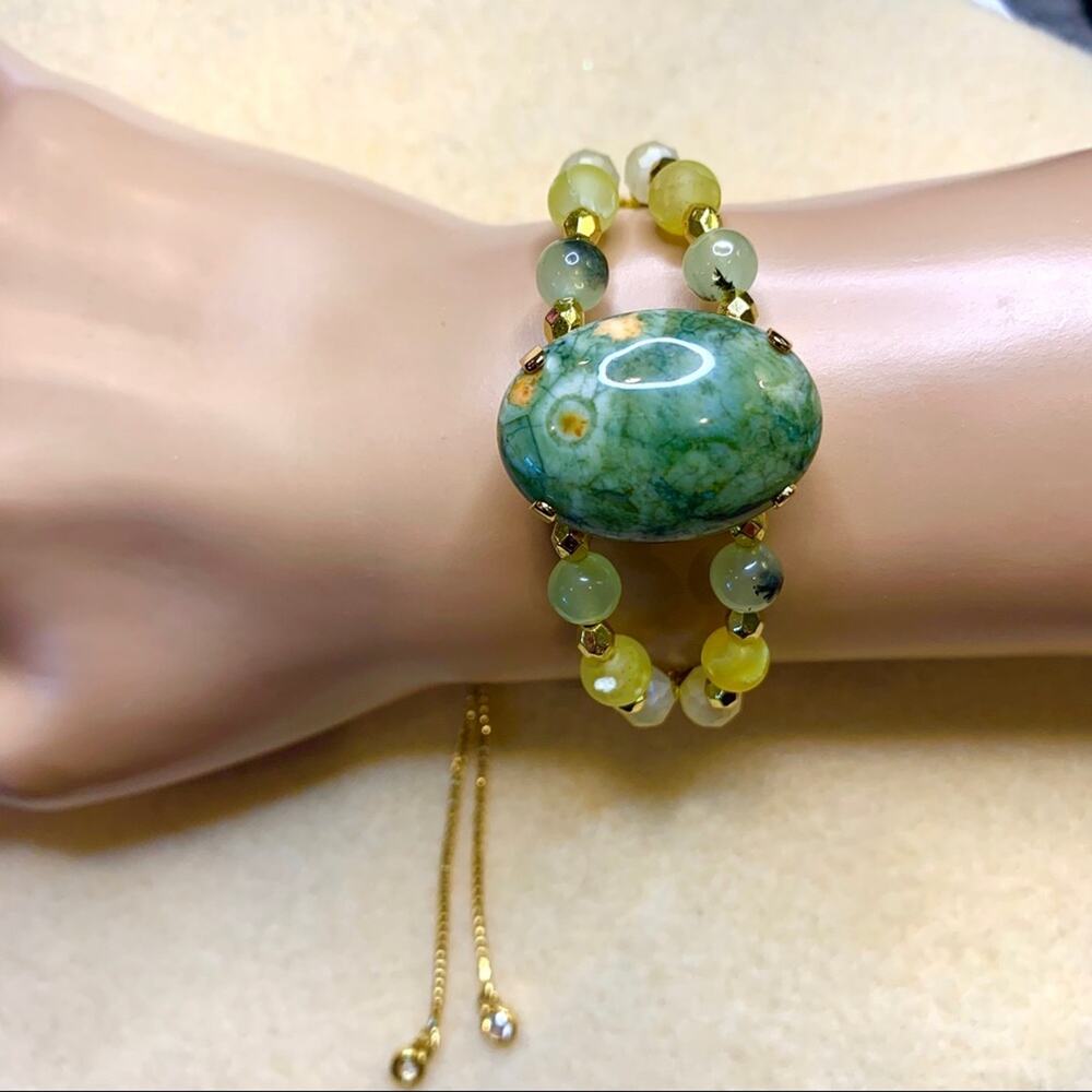Handcrafted one of a‎ kind agate cabochon cuff bracelet quartz design by OilNana